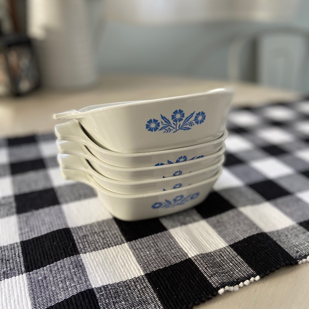 Vintage Corning Ware Cornflower Petite Pan p41